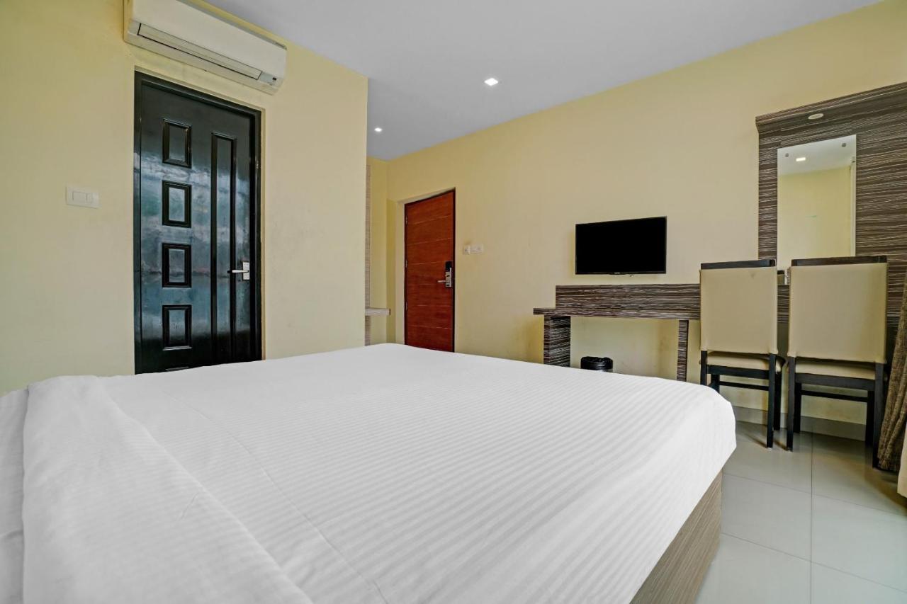 Capital O 87015 Hotel Al Salama Kochi Buitenkant foto