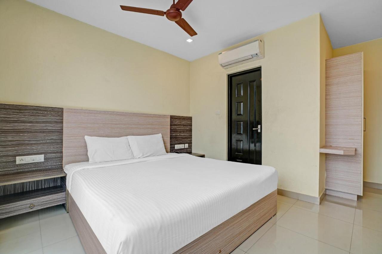 Capital O 87015 Hotel Al Salama Kochi Buitenkant foto