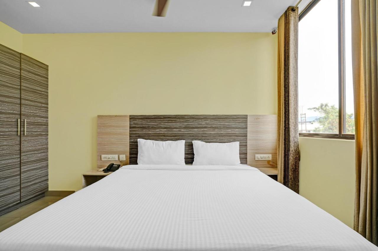 Capital O 87015 Hotel Al Salama Kochi Buitenkant foto