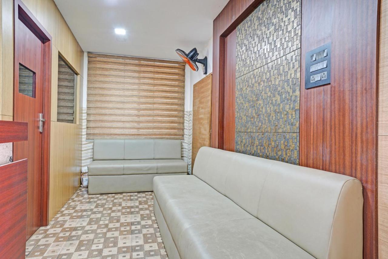Capital O 87015 Hotel Al Salama Kochi Buitenkant foto