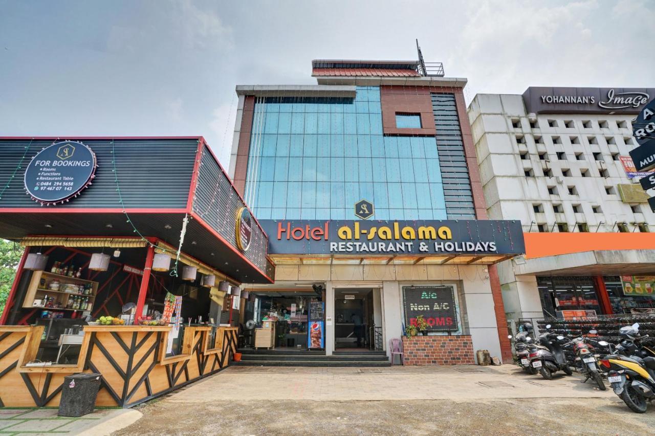 Capital O 87015 Hotel Al Salama Kochi Buitenkant foto