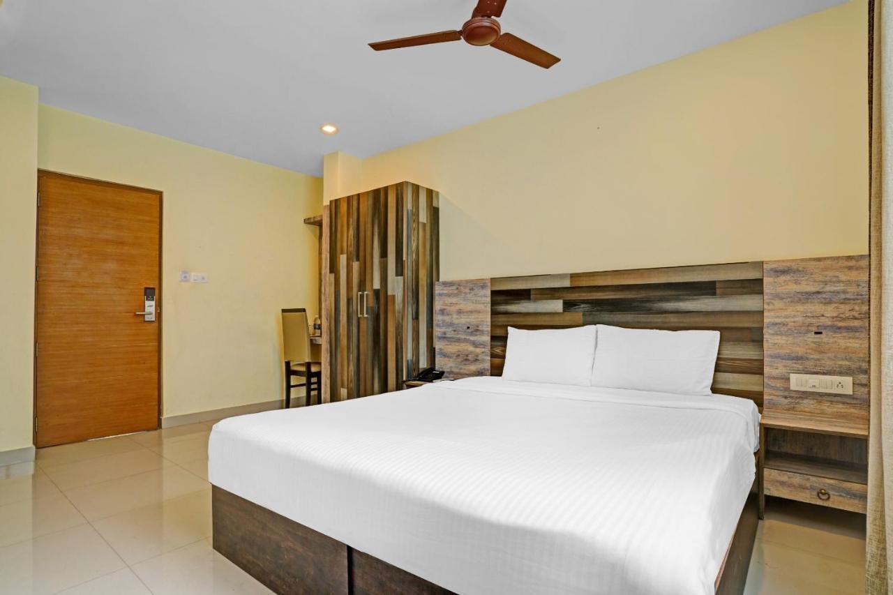 Capital O 87015 Hotel Al Salama Kochi Buitenkant foto